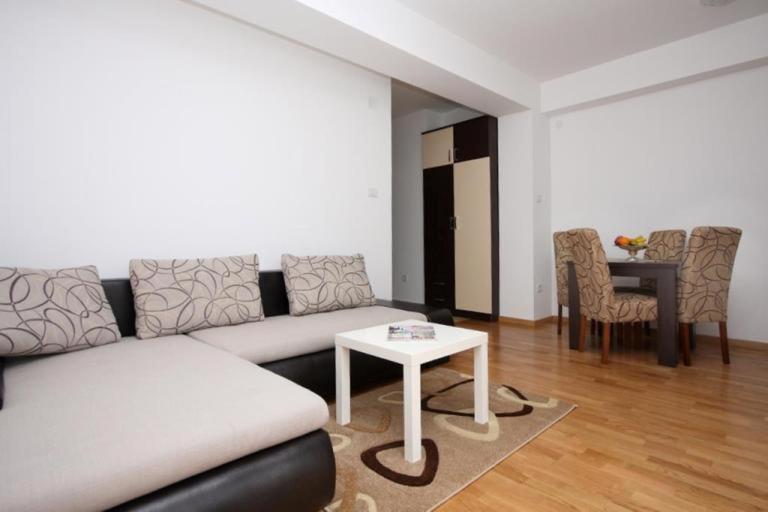 City Montesun Apartments 2 Μπούντβα Εξωτερικό φωτογραφία